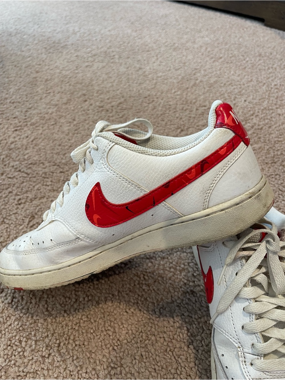 NIKE Men's US10 Court Vision Low Swoosh Old School Sneakers